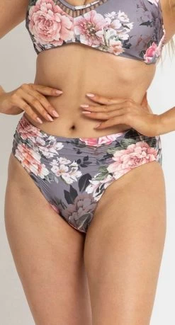 Sunseeker Abelia Ruched Mid Rise Pant