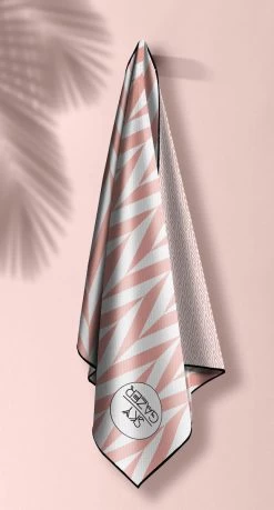 Sky Gazer Luxury Beach Towel In Pouch - Noosa Coral