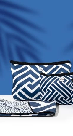 Sky Gazer Luxury Beach Towel In Pouch - The Surfers