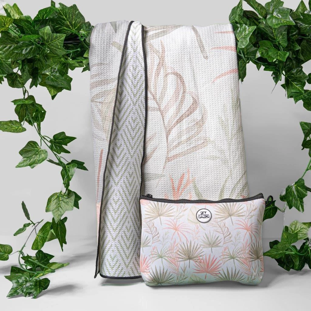 Sky Gazer Luxury Beach Towel In Pouch - Whitehaven 2 Sky Gazer Luxury Beach Towel In Pouch - Whitehaven - Image 2